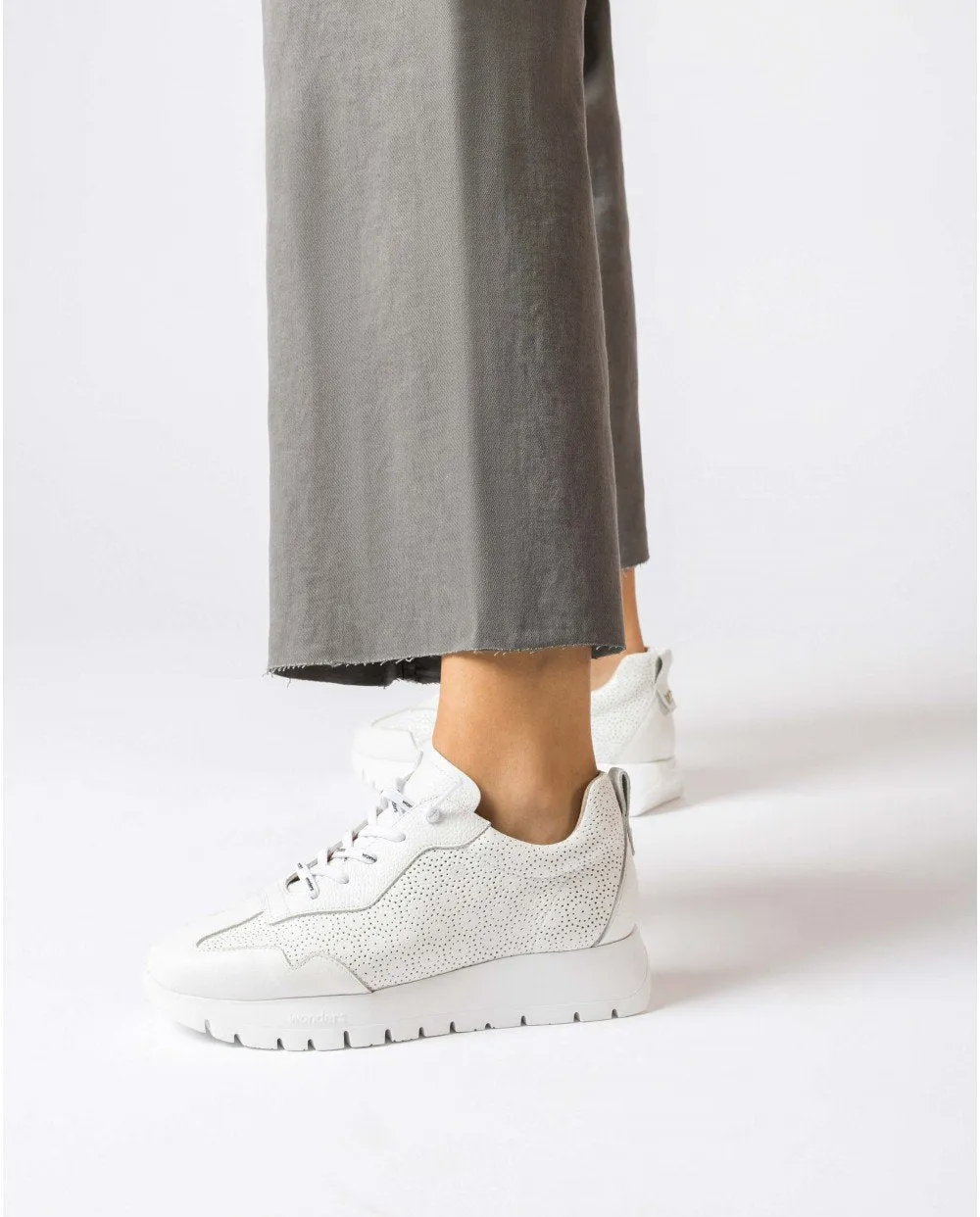 Heartfly Lexi Textured Leather Sneaker