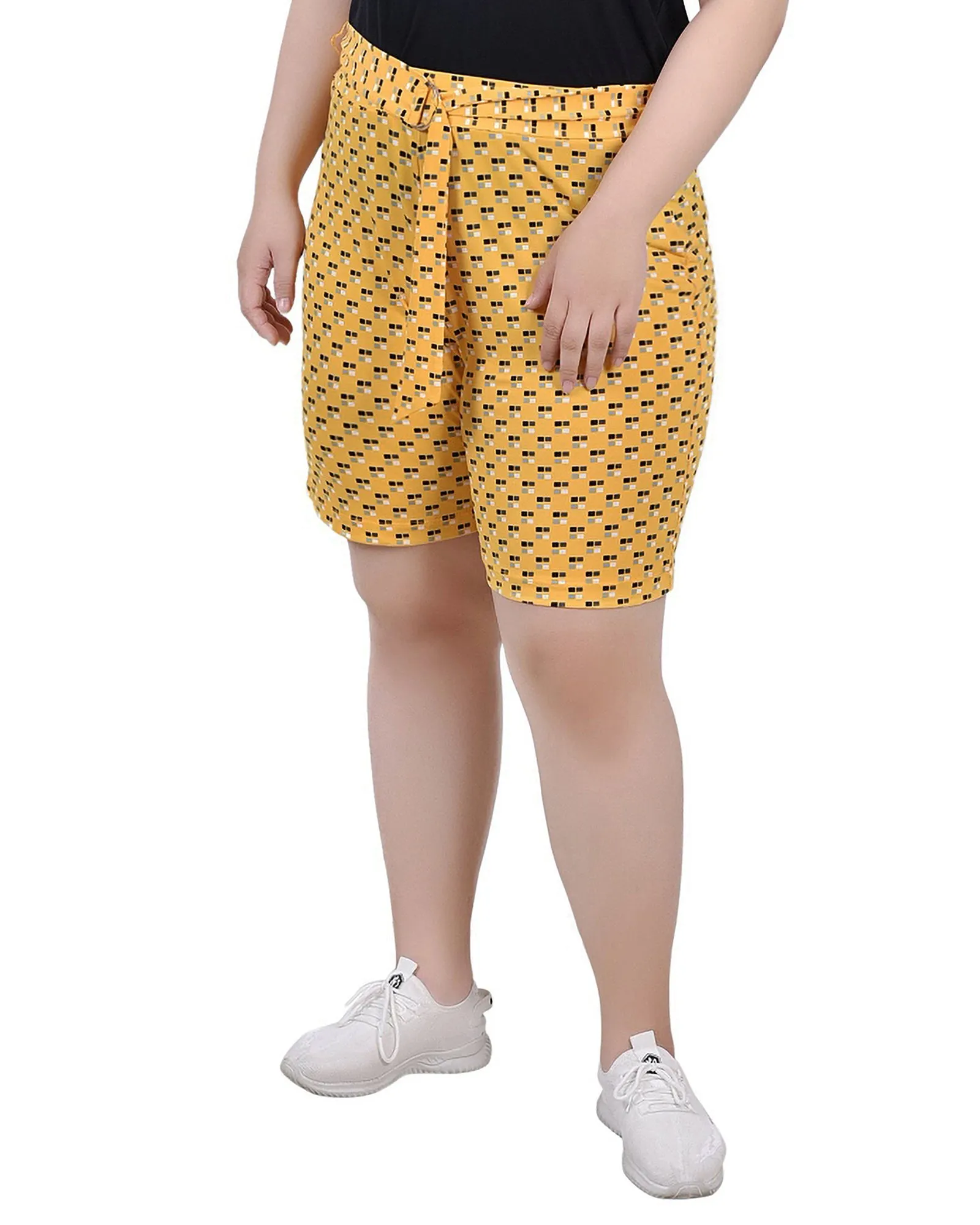 Plus Size Shorts With Ring And Belt